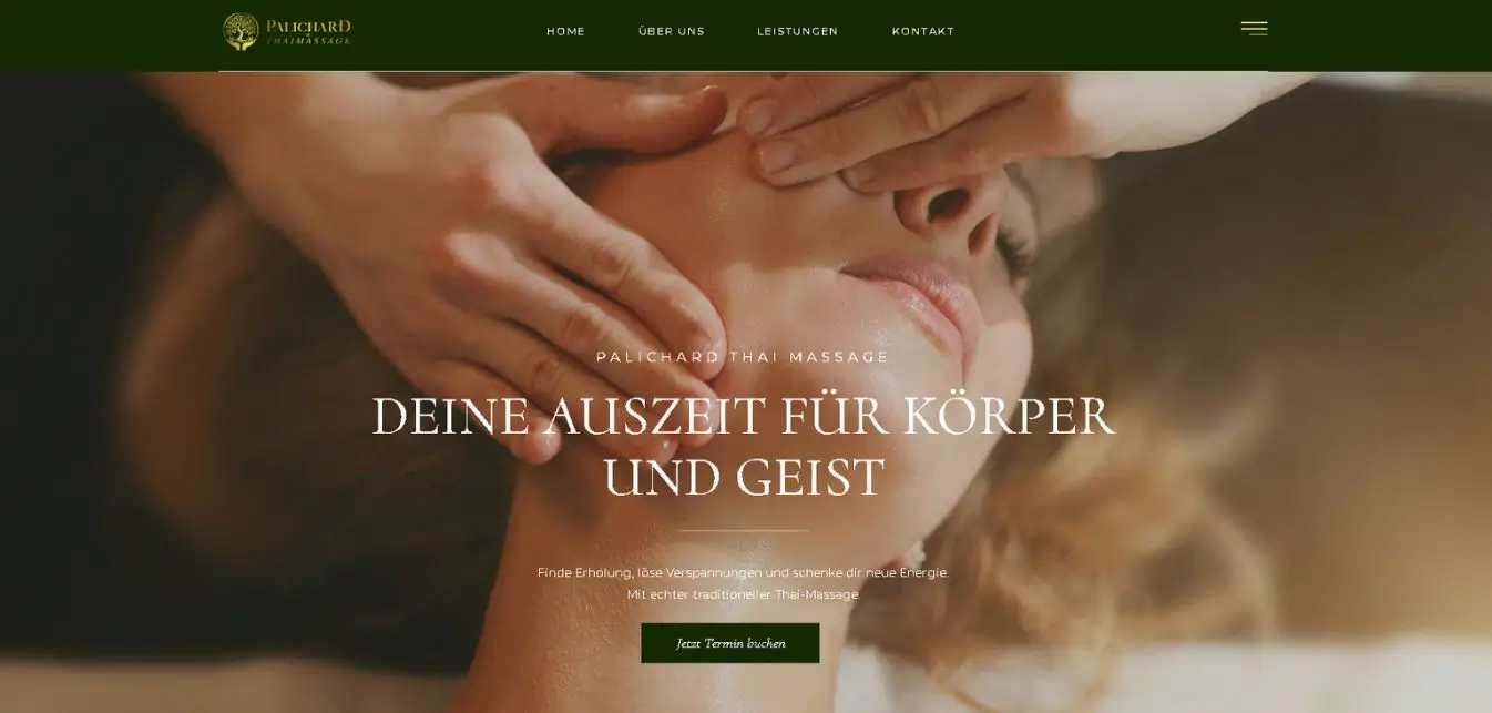 Frau bei einer entspannenden Thai Massage im Studio von Palichard Thai Massage